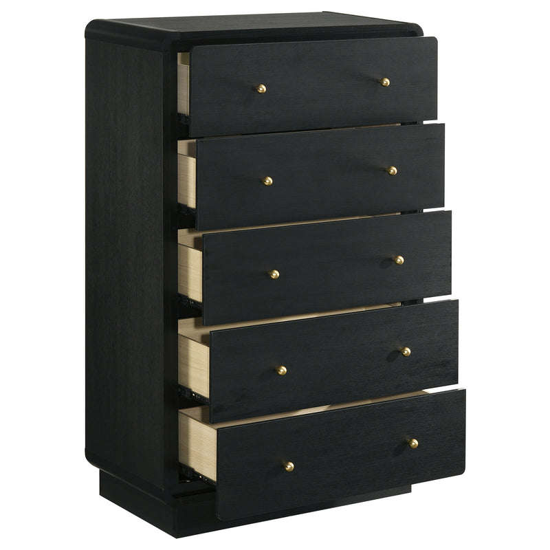 Cavelle Chest