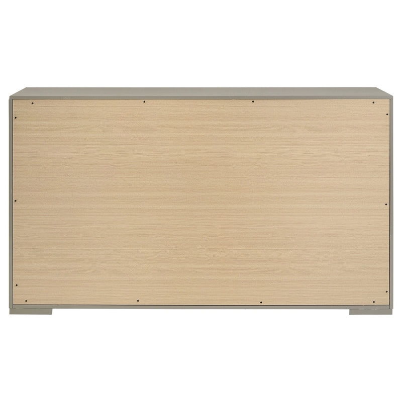 Ives Dresser